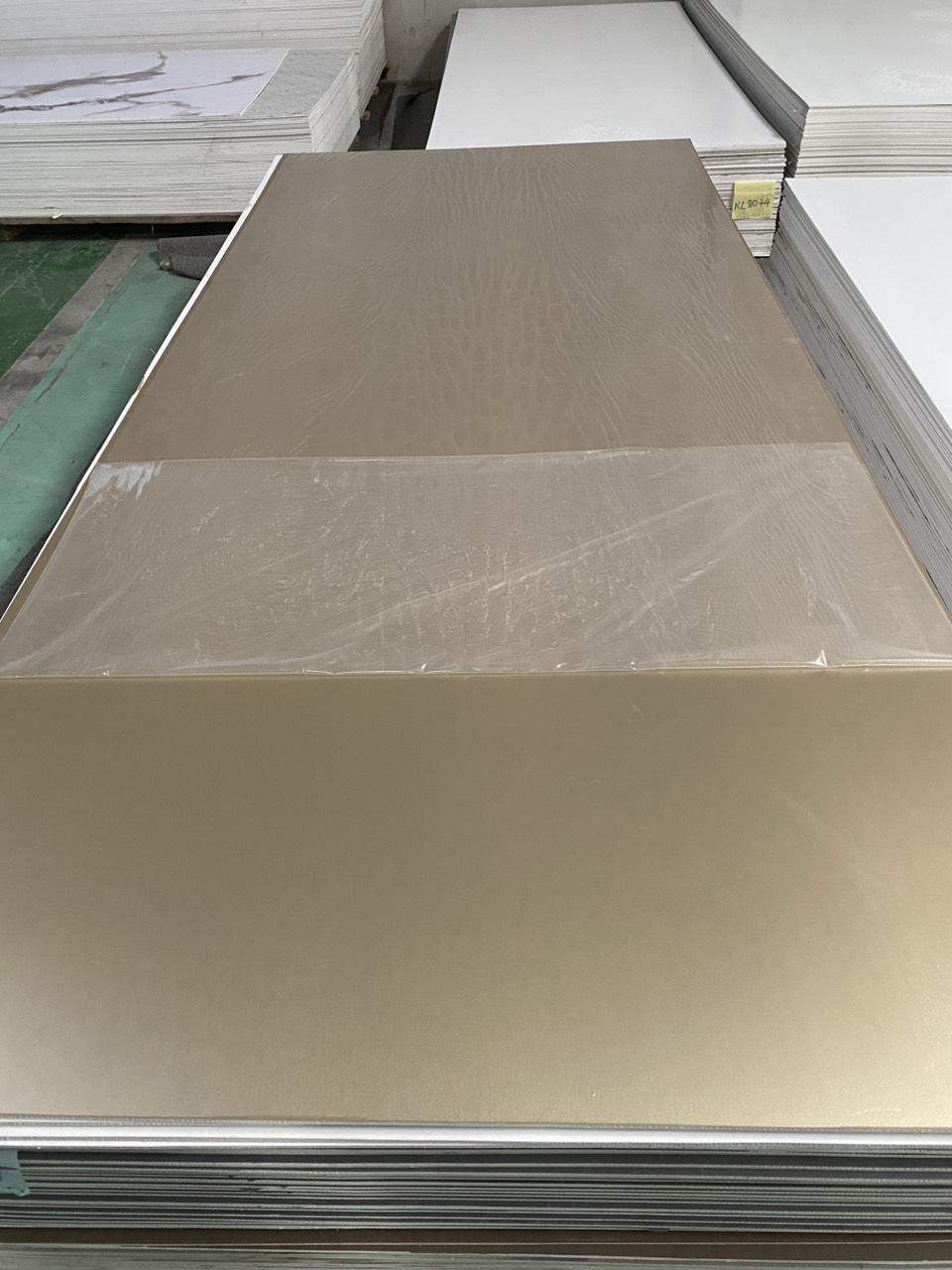 tấm ốp than tre mã KL 52004