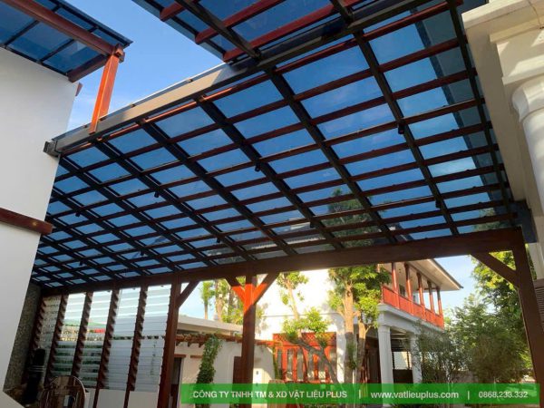 tấm polycarbonate đặc ruột 4mm (1)