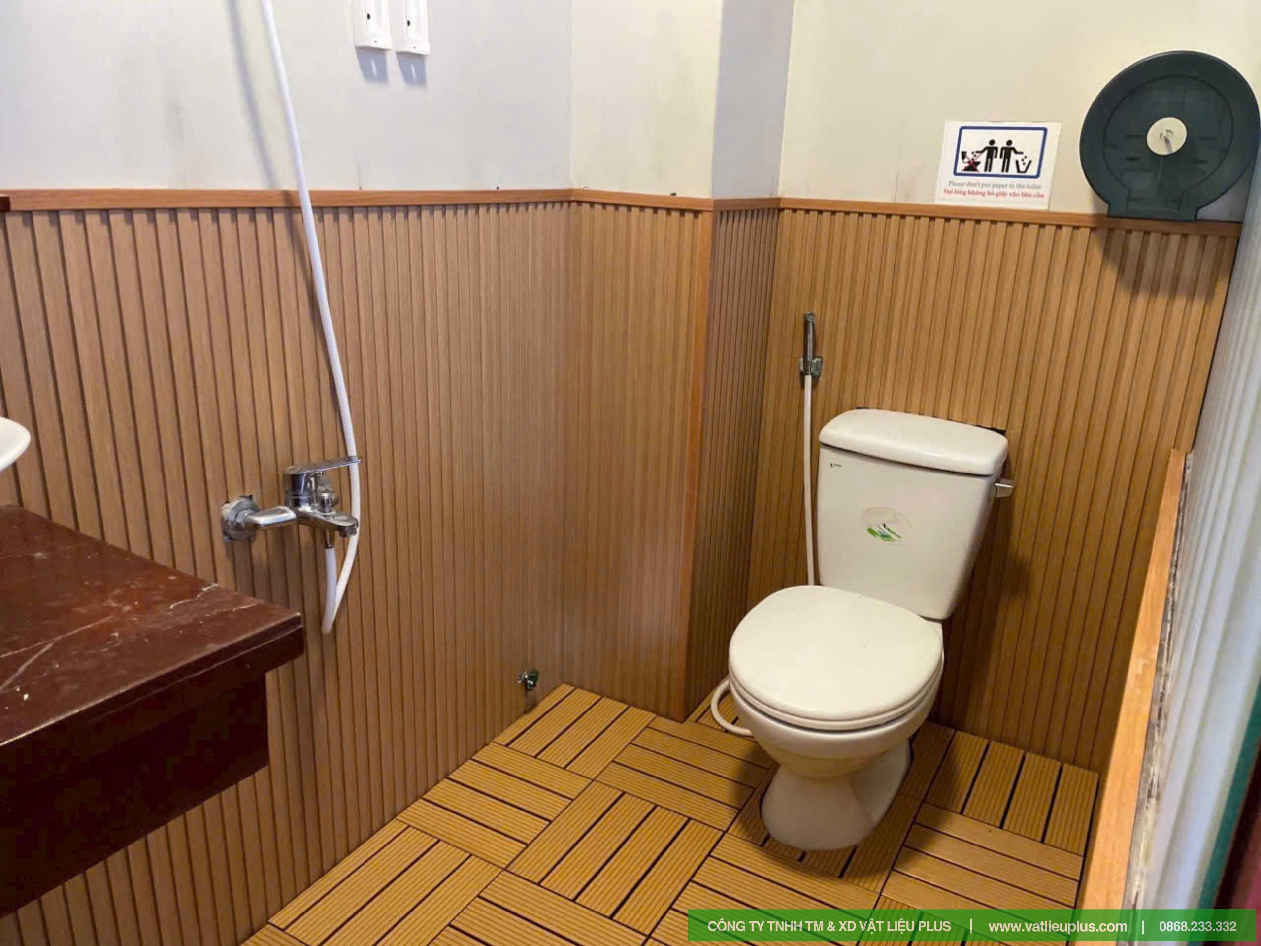 Tấm lam sóng ốp phòng tắm toilet 