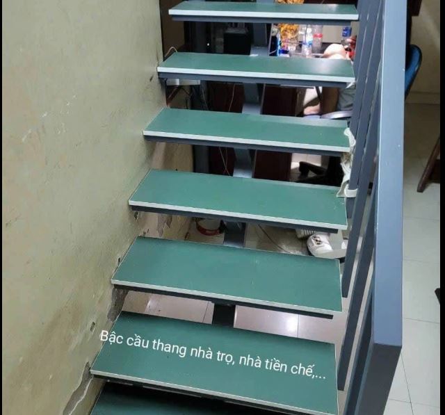 Tấm nhựa eco làm bậc cầu thang